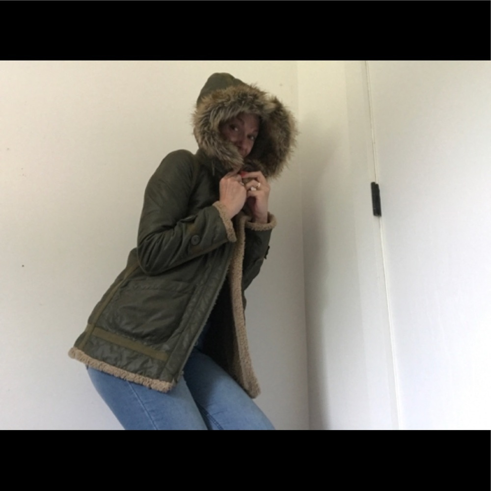 BCBGMaxAzria Olive Green Teddybear Army Jacket With Faux Fur Hood & Zipper - Picture 5 of 14